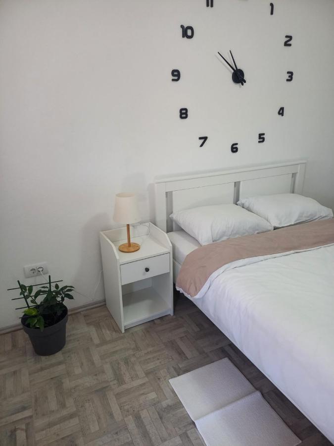 Apartman Flora Vrdnik Exterior foto